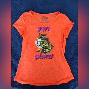 Large juniors Halloween shirt.  Rocker girl all access entertainment. Mummy cat.